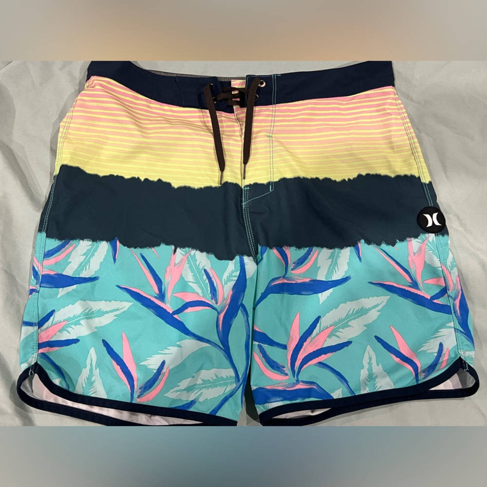 Men’s Hurley swim shorts